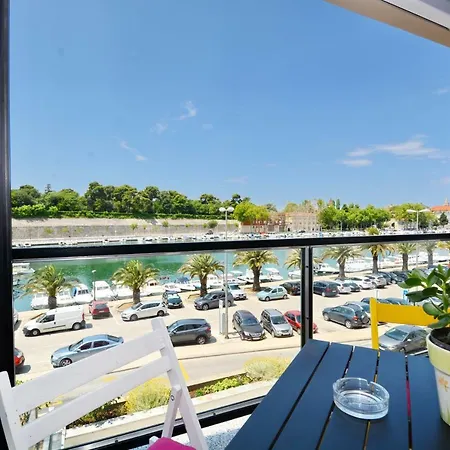 Spacious Premium Lipotica With Oldtown View - Have A Memorable Appartement