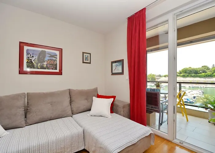 Spacious Premium Lipotica With Oldtown View - Have A Memorable