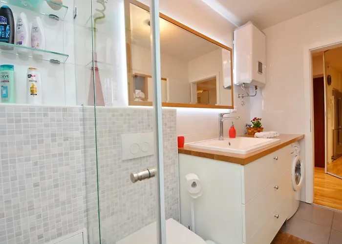 Apartman Spacious Premium Lipotica With Oldtown View - Have A Memorable *