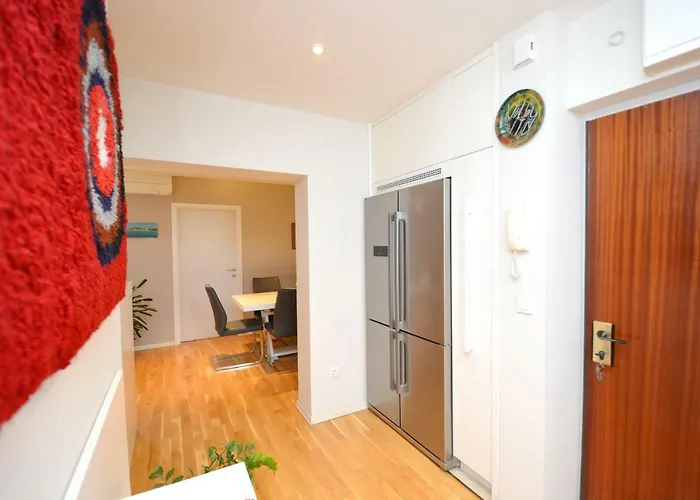 Spacious Premium Lipotica With Oldtown View - Have A Memorable